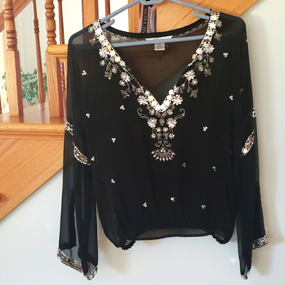 WD-NY Women Shirtposting. Sequin Embroidered